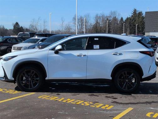2026 Lexus NX 450h+ Luxury