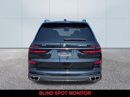 2023 BMW X7 M60i