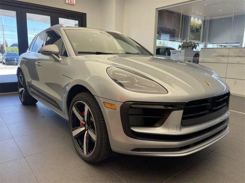 2025 Porsche Macan S