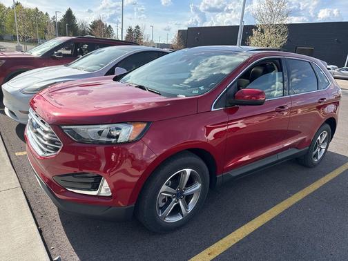 Rapid Red Metallic Tinted Clearcoat 2021 Ford Edge SEL