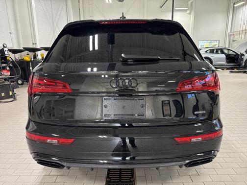 2023 Audi Q5 45 S line Prestige