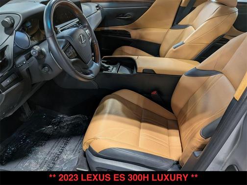 2023 Lexus ES 300h Luxury