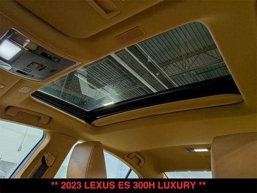 2023 Lexus ES 300h Luxury