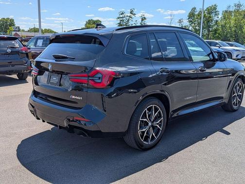 Black 2022 BMW X3 M40i