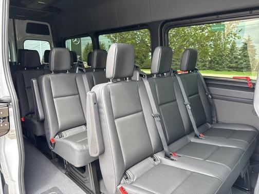 2025 Mercedes-Benz Sprinter 2500 High Roof