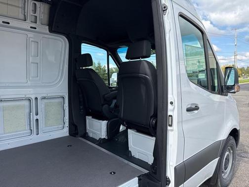 2025 Mercedes-Benz Sprinter 2500 Standard Roof