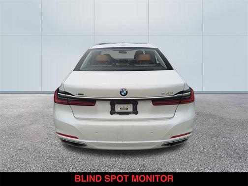 2022 BMW 740 i xDrive