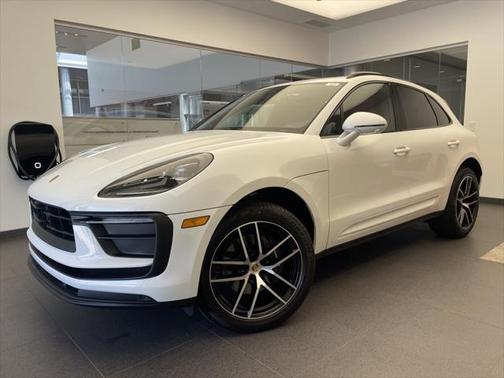 2025 Porsche Macan Base