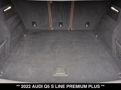 Ibis White 2022 Audi Q5 45 S line Premium Plus