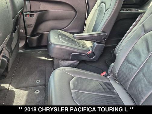 Bright White Clearcoat 2018 Chrysler Pacifica Touring-L