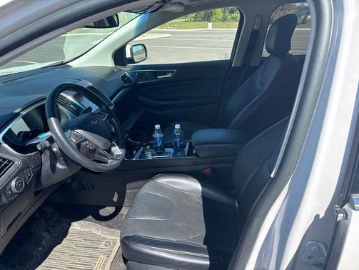 White Platinum Metallic Tri-Coat 2019 Ford Edge Titanium