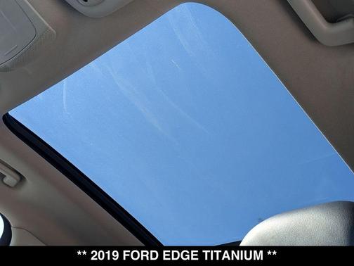 White Platinum Metallic Tri-Coat 2019 Ford Edge Titanium