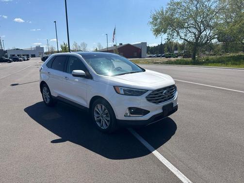 White Platinum Metallic Tri-Coat 2019 Ford Edge Titanium