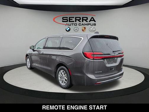 Granite Crystal Metallic Clearcoat 2023 Chrysler Pacifica Touring L