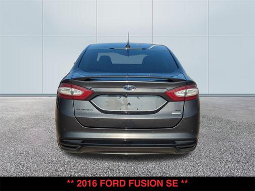 2016 Ford Fusion SE
