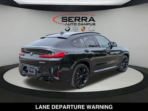 Black 2024 BMW X4 M40i