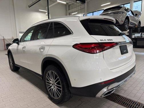 2025 Mercedes-Benz GLC 300 4MATIC