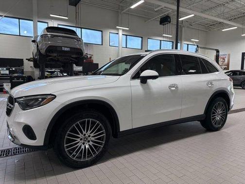 2025 Mercedes-Benz GLC 300 4MATIC