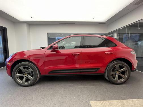 2026 Porsche Macan 