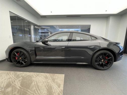 2025 Porsche Taycan GTS