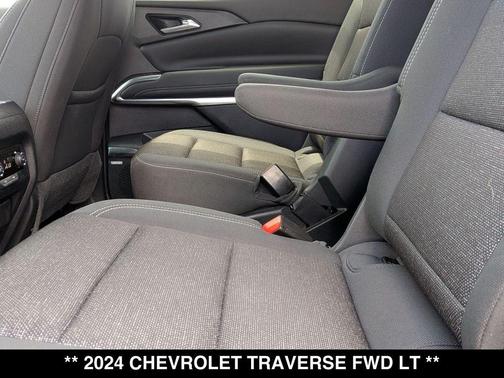Mosaic Black Metallic 2024 Chevrolet Traverse LT