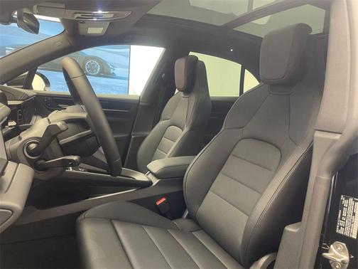 2025 Porsche Macan 4S