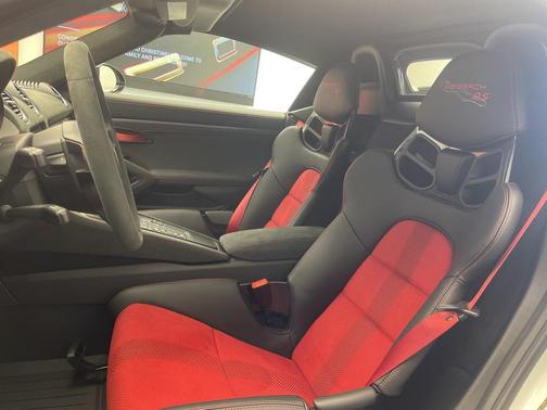 2025 Porsche 718 Spyder RS