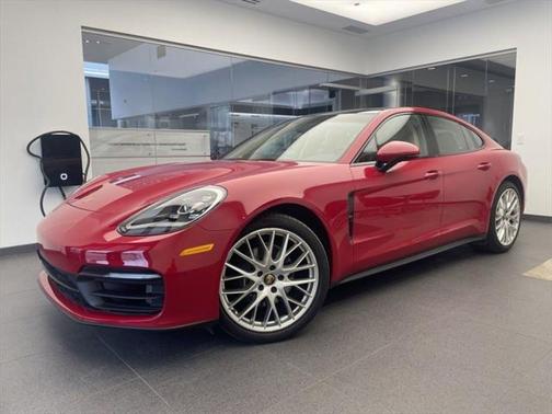 2022 Porsche Panamera 4