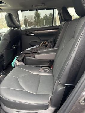 Magnetic Gray Metallic 2023 Toyota Highlander Hybrid Limited