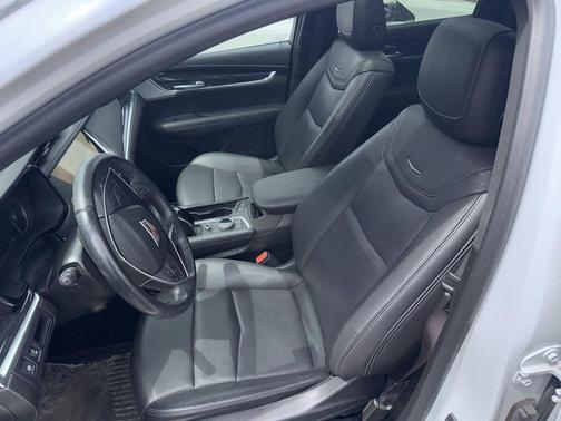 Crystal White Tricoat 2023 Cadillac XT5 Premium Luxury