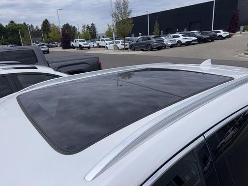 Crystal White Tricoat 2023 Cadillac XT5 Premium Luxury
