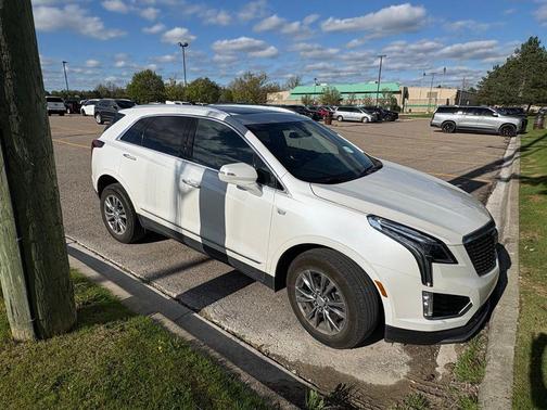 Crystal White Tricoat 2023 Cadillac XT5 Premium Luxury