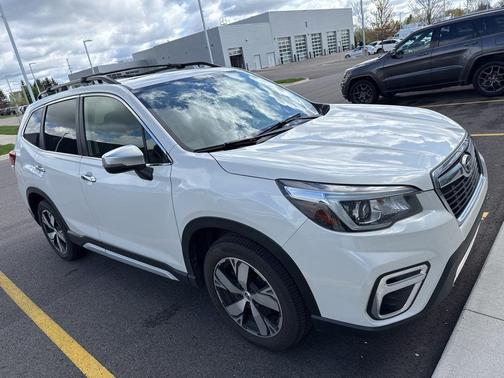 Crystal White Pearl 2019 Subaru Forester Touring