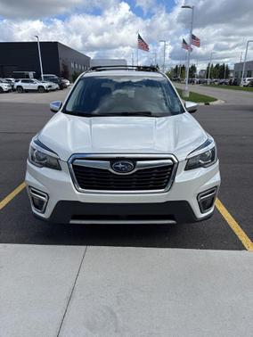Crystal White Pearl 2019 Subaru Forester Touring