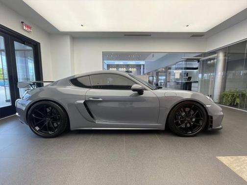 2023 Porsche 718 Cayman GT4
