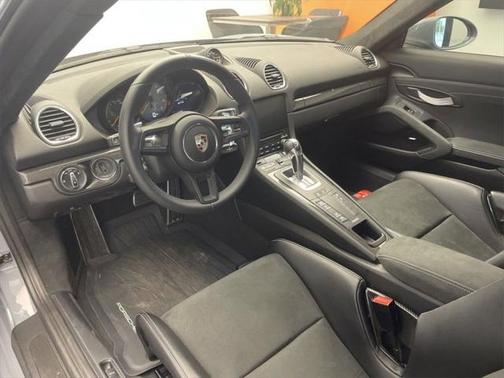 2023 Porsche 718 Cayman GT4