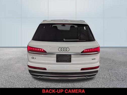 2024 Audi Q7 45 Premium Plus