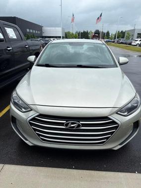Mineral Beige Pearl 2017 Hyundai ELANTRA SE