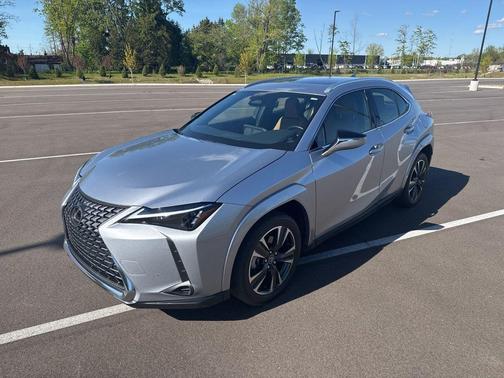 Iridium 2025 Lexus UX 300h Premium