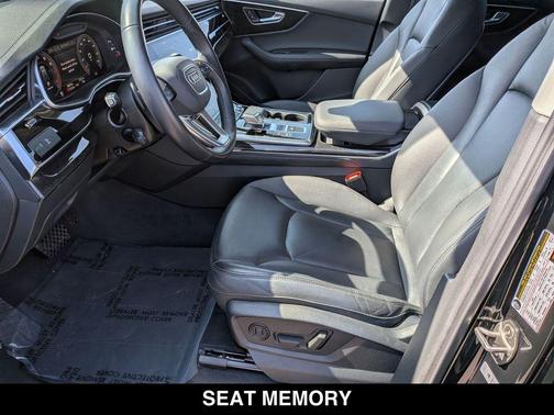 2024 Audi Q7 55 Premium Plus