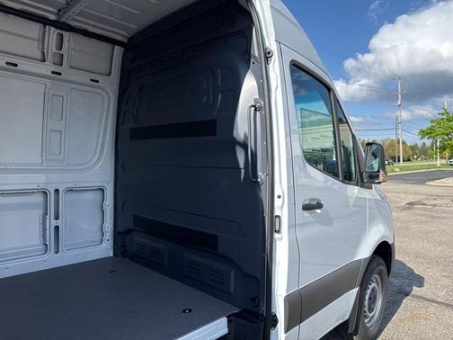 2025 Mercedes-Benz Sprinter 2500 Standard Roof