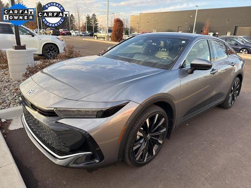 2025 Toyota Crown Platinum