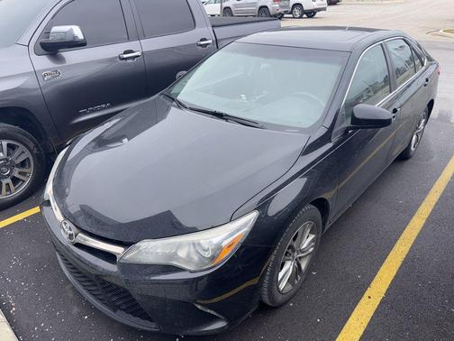 Midnight Black Metallic 2017 Toyota Camry SE