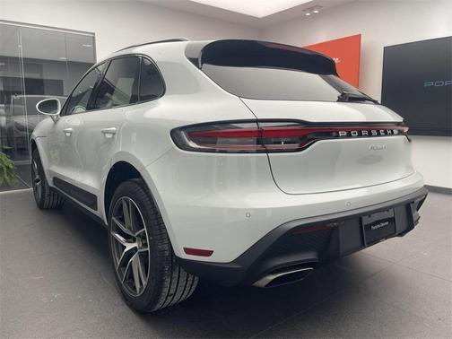 2026 Porsche Macan 