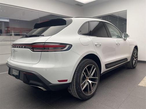 2026 Porsche Macan 