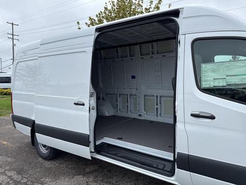 2025 Mercedes-Benz Sprinter 2500 High Roof