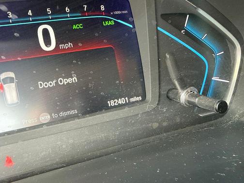 White Diamond Pearl 2019 Honda Odyssey Elite