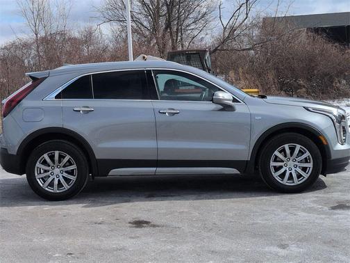 2023 Cadillac XT4 Premium Luxury