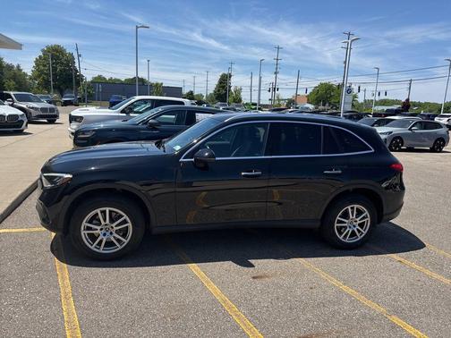 Black 2023 Mercedes-Benz GLC 300 4MATIC