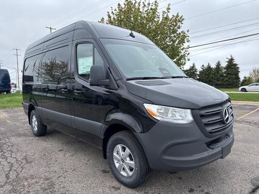 2025 Mercedes-Benz Sprinter 2500 Standard Roof